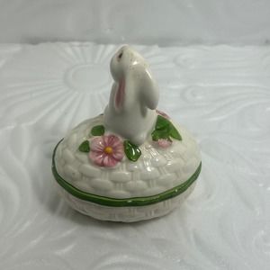 Bunny Rabbit Basket Weave Trinket Box 1982